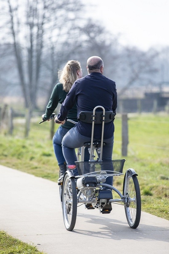 Bicycle with outlet back support