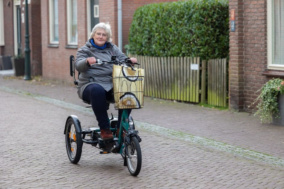 Bike with back clearance support