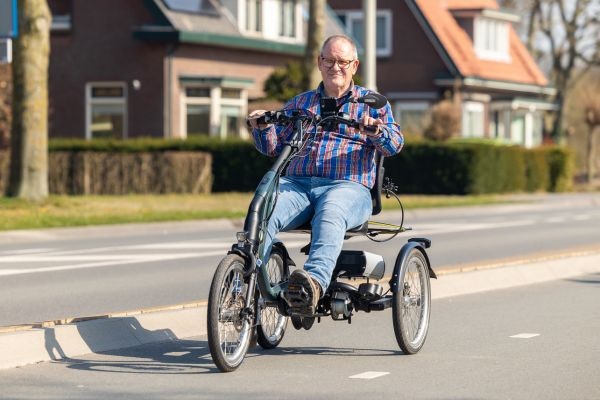 tricycle easy rider de van raam avec assistance electrique aux pedales john boegman