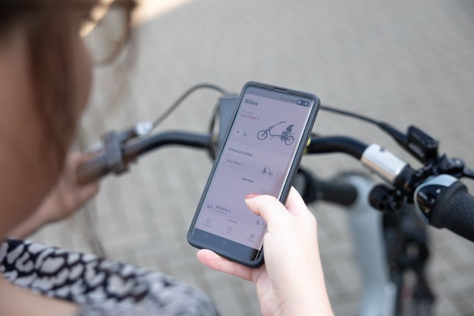 E-bike app Van Raam app on smartphone