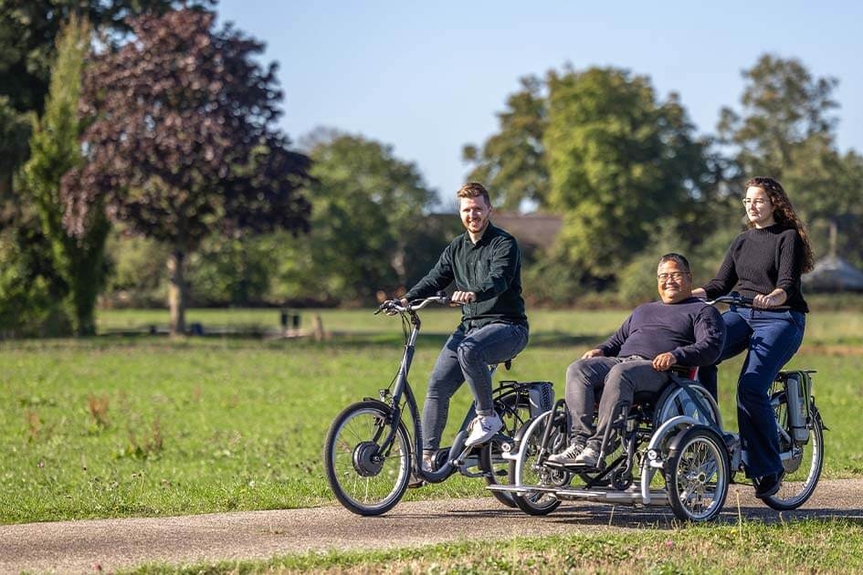 Van Raam Mobility BV vélos adaptés Balance à cadre abaissé et VeloPlus vélo pour fauteuil roulant