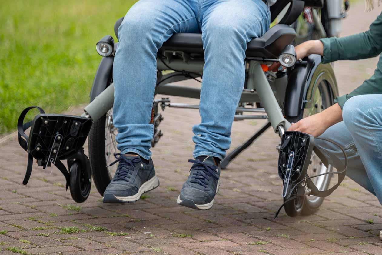 Foldable footrests OPair wheelchair bike Van Raam