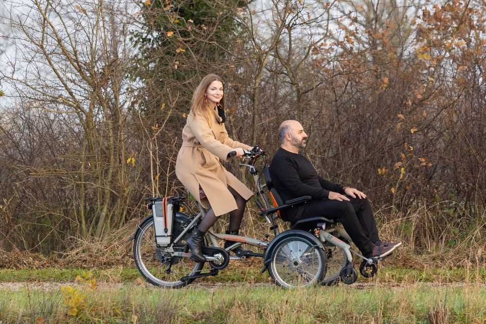 Vélocipède pour fauteuil roulant OPair renouvelé par Van Raam