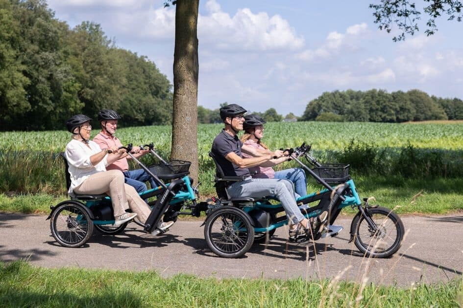 Radfahren mit einem schwankenden energieniveau Van Raam Funtrain paralleltandem anhaenger