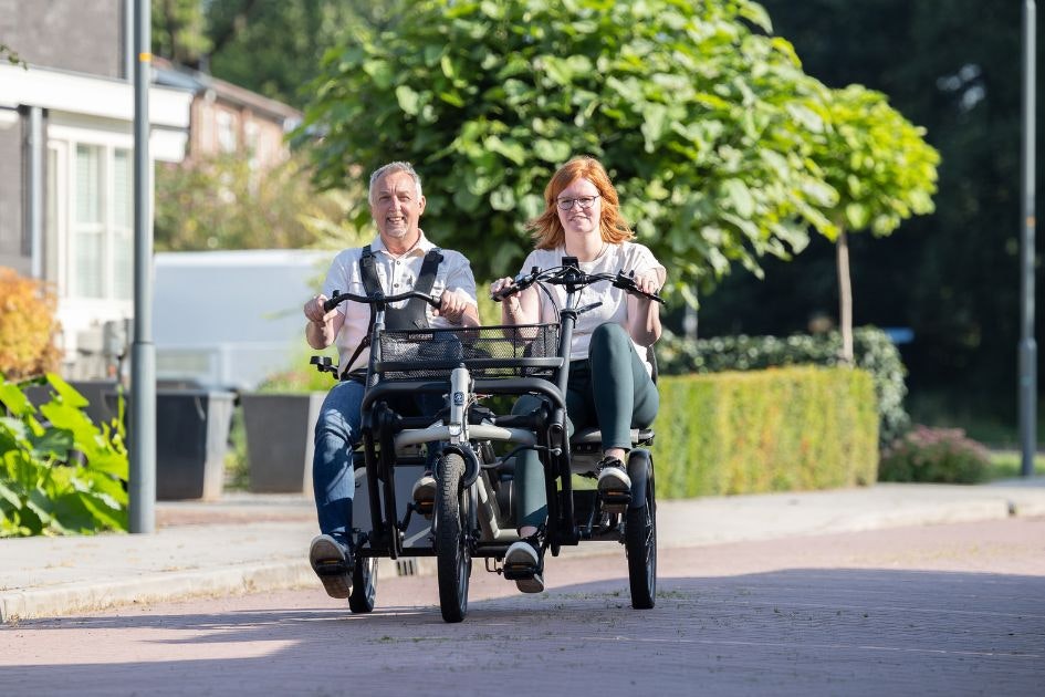 Radfahren mit einem schwankenden energieniveau Van Raam Fun2Go paralleltandem