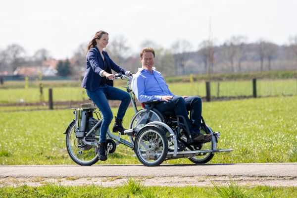 Wheelchair cargo bike for cycling with a wheelchair user | Van Raam